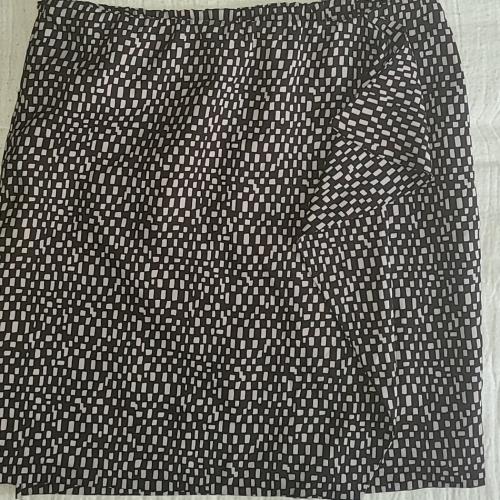Vince Camuto skirt